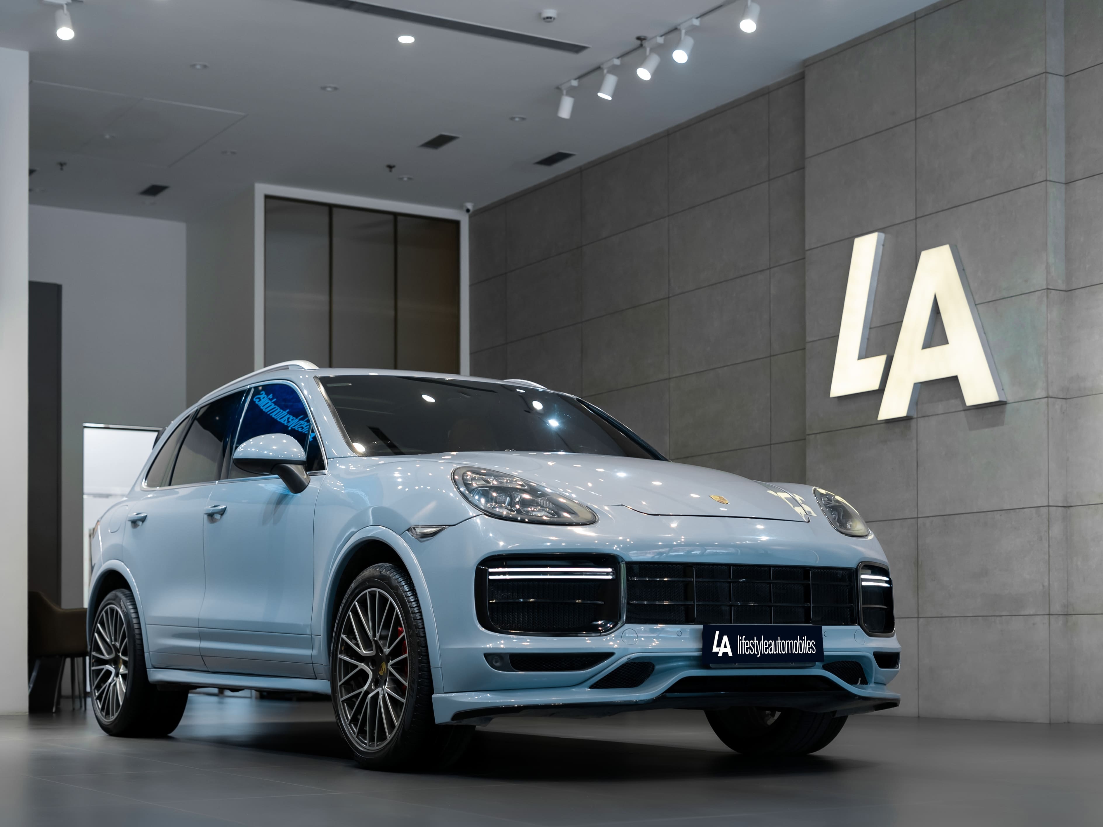 2014 Porsche Cayenne GTS, image 1