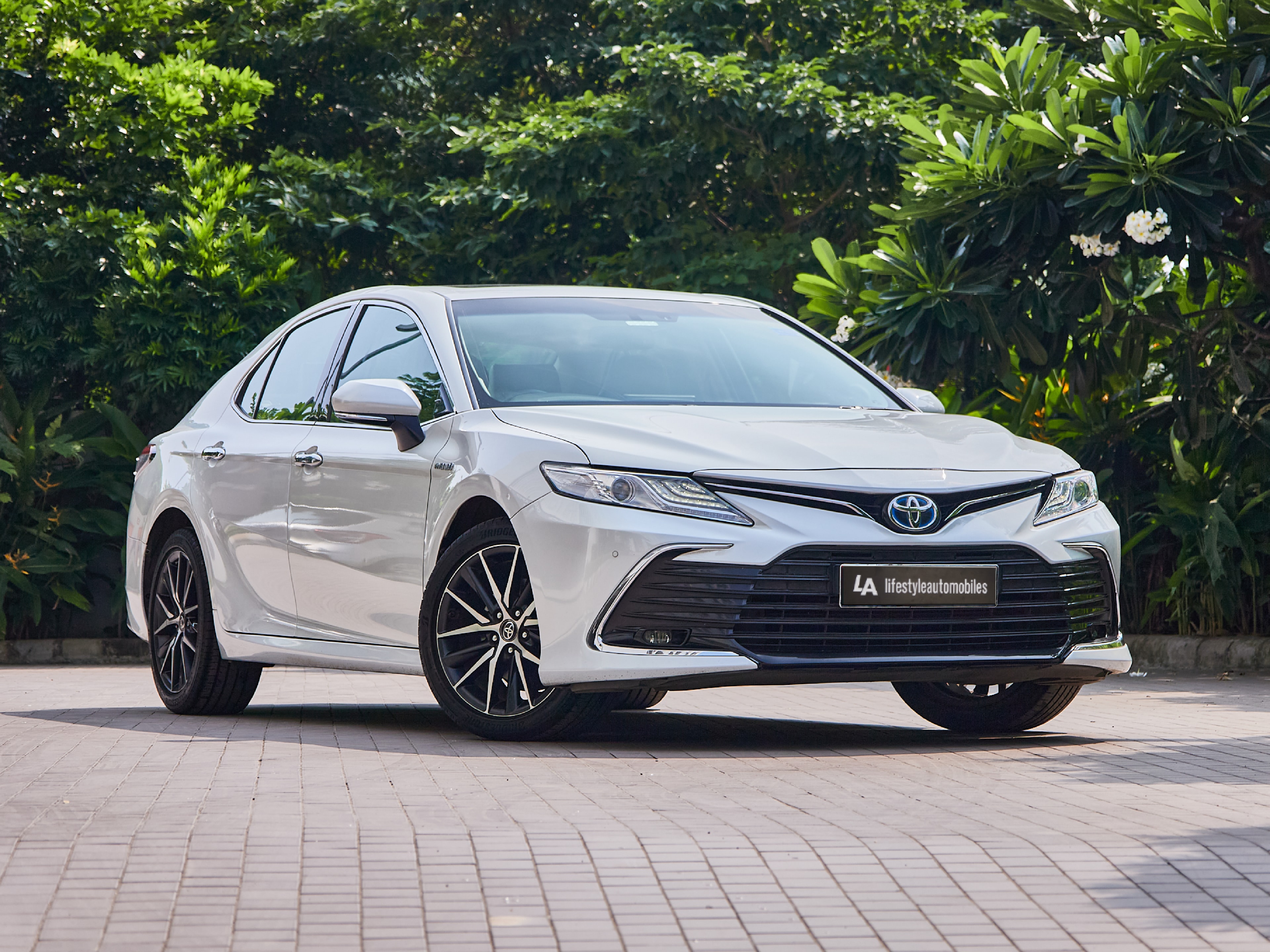 2024 Toyota Camry Hybrid, image 1