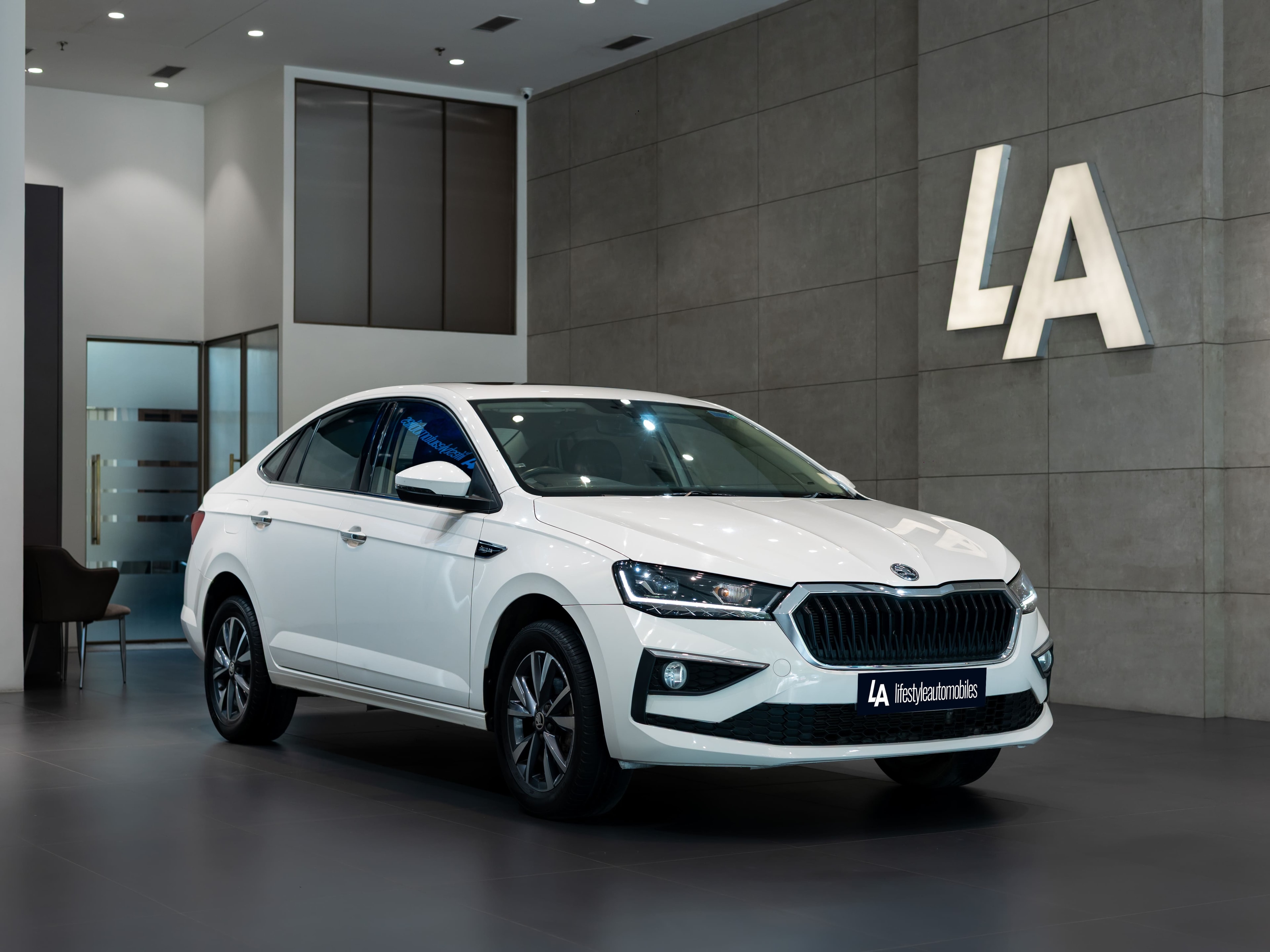 2024 Skoda Slavia Style 1.0 TSI MT, image 1